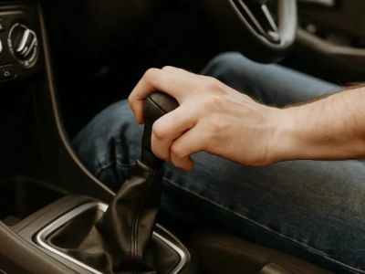 How to Shift Gears Smoothly: When and How to Change vs. Maintain Momentum