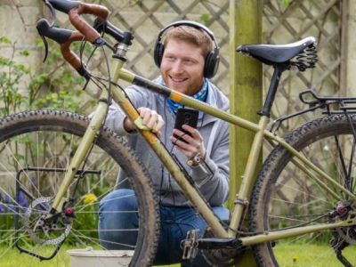 Best Podcasts and YouTube Channels for Cycling Inspiration