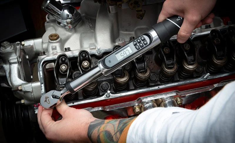 How to Use Torque Wrenches to Avoid Overtightening Components
