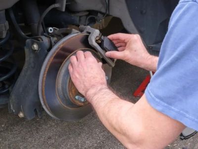 How to Replace Brake Pads: Disc and Rim Brake Guides