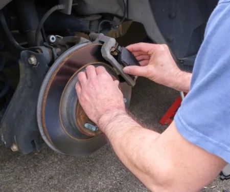 How to Replace Brake Pads: Disc and Rim Brake Guides