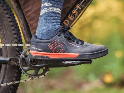 Best MTB Shoes for Flat Pedals With Grip and Comfort for Trail Riders
