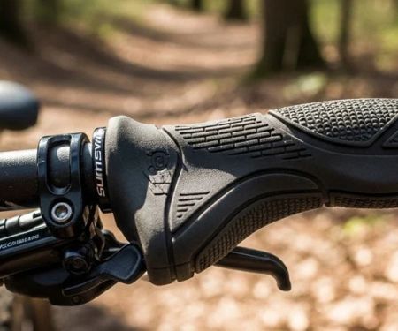 Best Handlebar Grips for Reducing Hand Fatigue: A Complete Cycling Comfort Guide