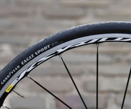 Best Road Bike Tires for All-Season Training | Cycling Guider