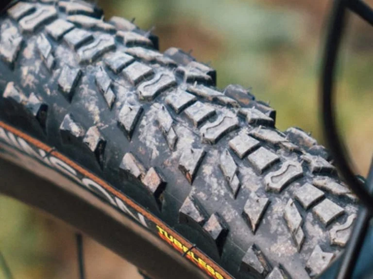 How to Choose Tires for Gravel Riding: Width, Tread, and Pressure Guide