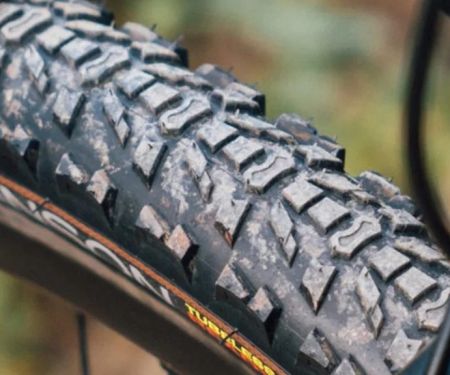 How to Choose Tires for Gravel Riding: Width, Tread, and Pressure Guide