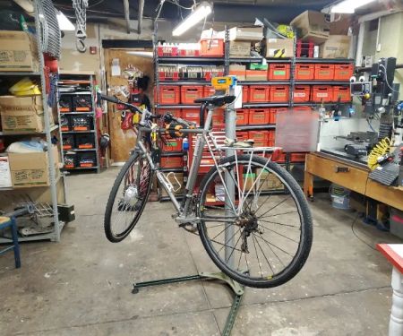 How to Use a Bike Repair Stand at Home Setup and Tools Guide