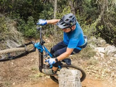 Tips for Uphill Cornering and Descending Safely: Cycling Control Guide