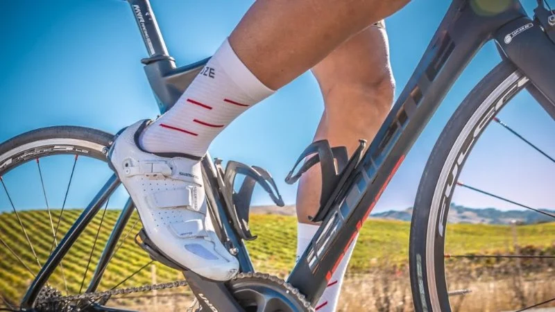 Best Cycling Socks for Long Rides: Fit, Breathability & Thickness