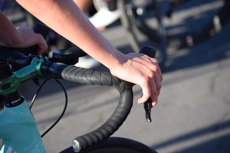 How to Avoid Hand Numbness While Riding on Drop Bars