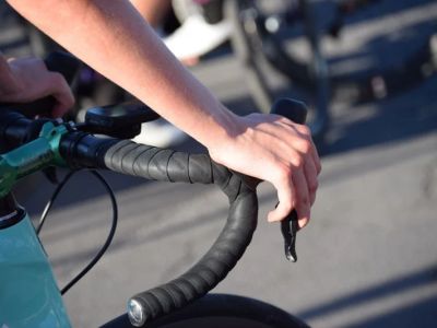 How to Avoid Hand Numbness While Riding on Drop Bars