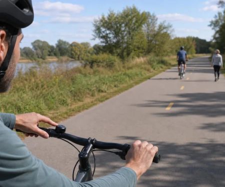 Bike Bell and Voice Signals: Communicate Without Surprise