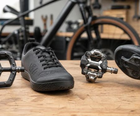 Flat Pedals vs. Clipless: Choose for Your Riding Style
